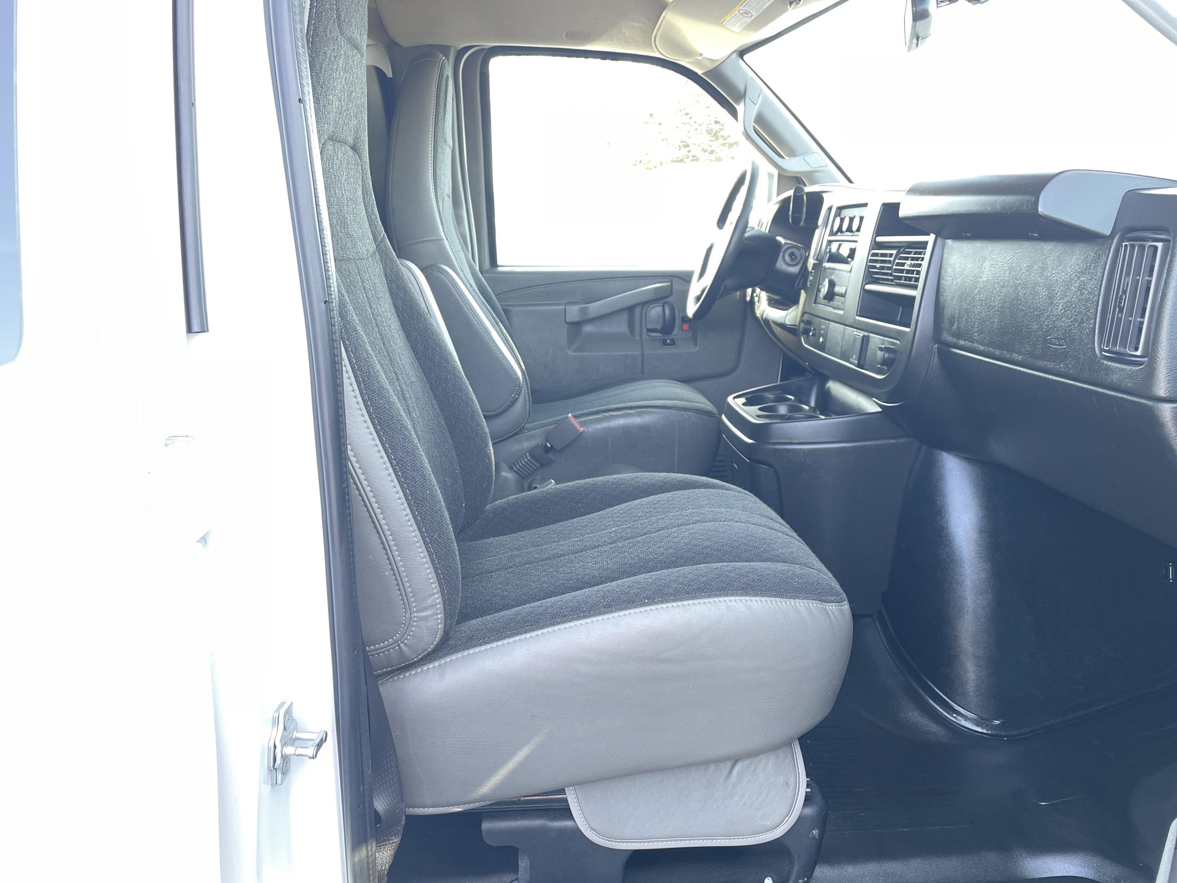 2024 GMC Savana Cargo 2500 Work Van