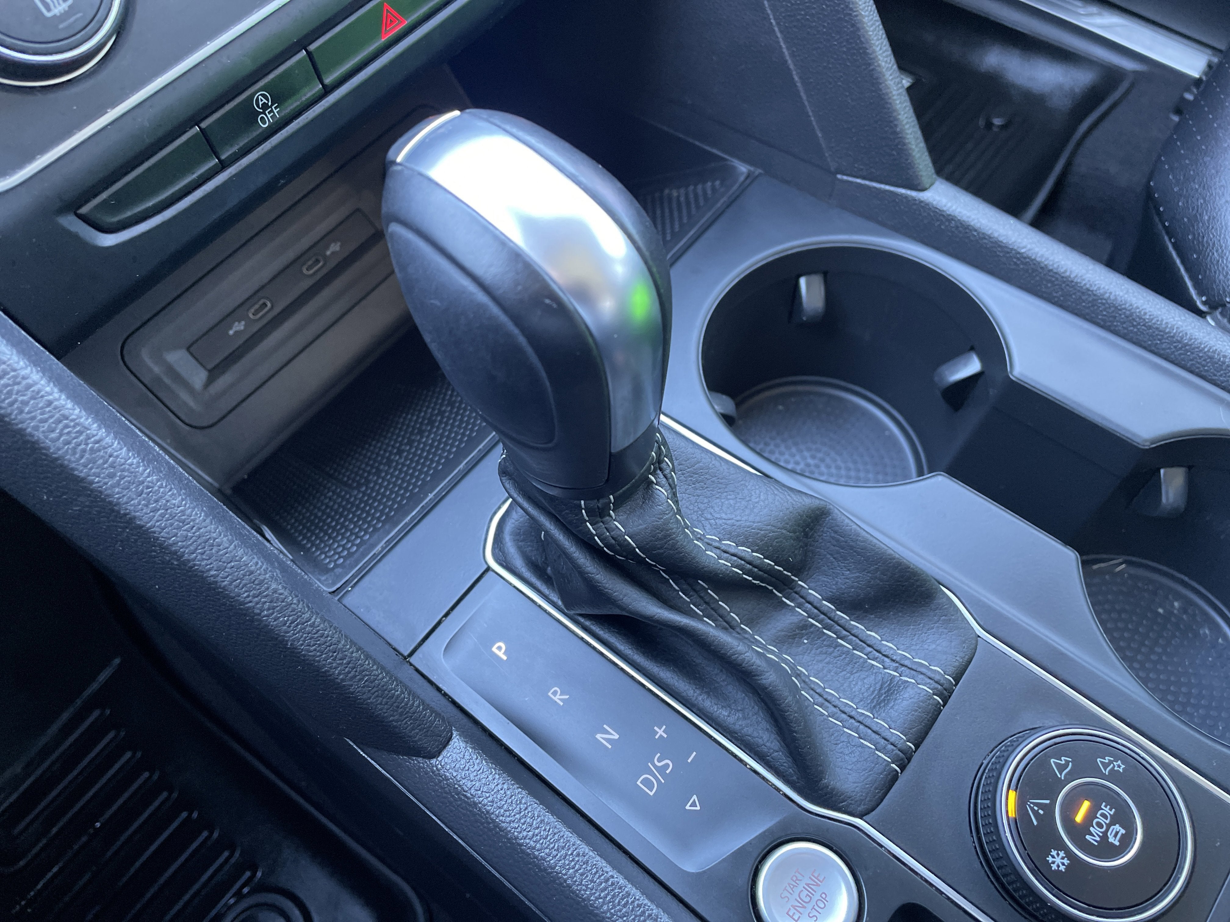 2021 Volkswagen Atlas 3.6L V6 SE w/Technology R-Line