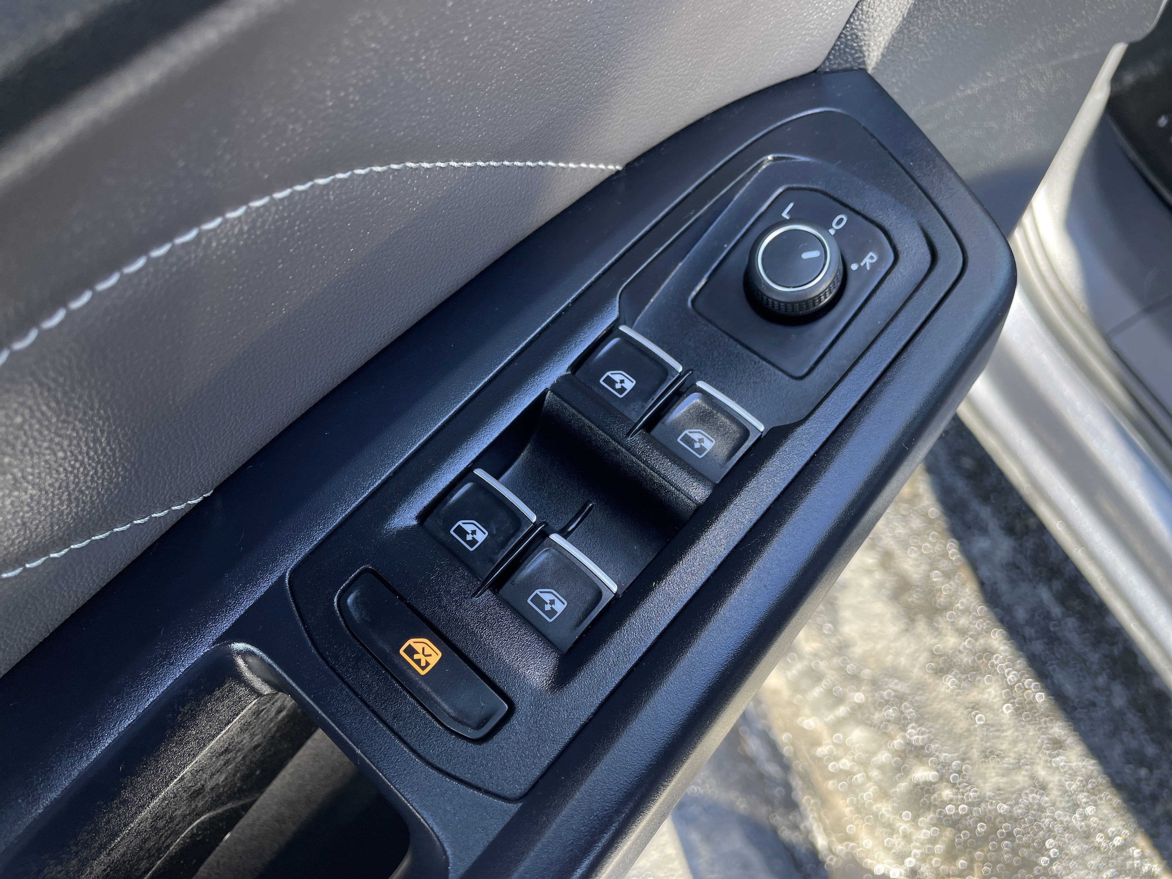 2021 Volkswagen Atlas 3.6L V6 SE w/Technology R-Line