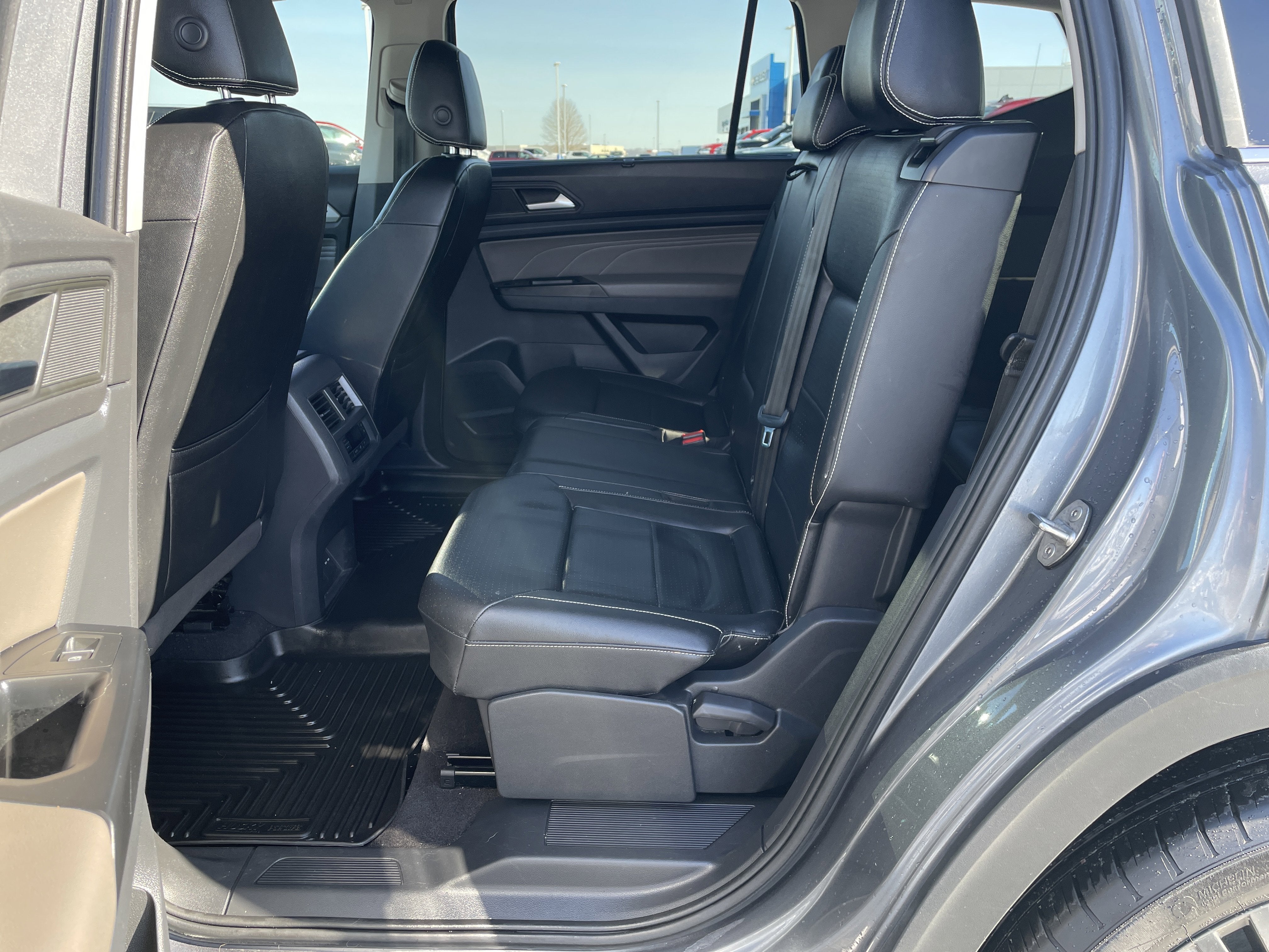 2021 Volkswagen Atlas 3.6L V6 SE w/Technology R-Line