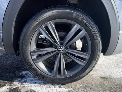 2021 Volkswagen Atlas 3.6L V6 SE w/Technology R-Line