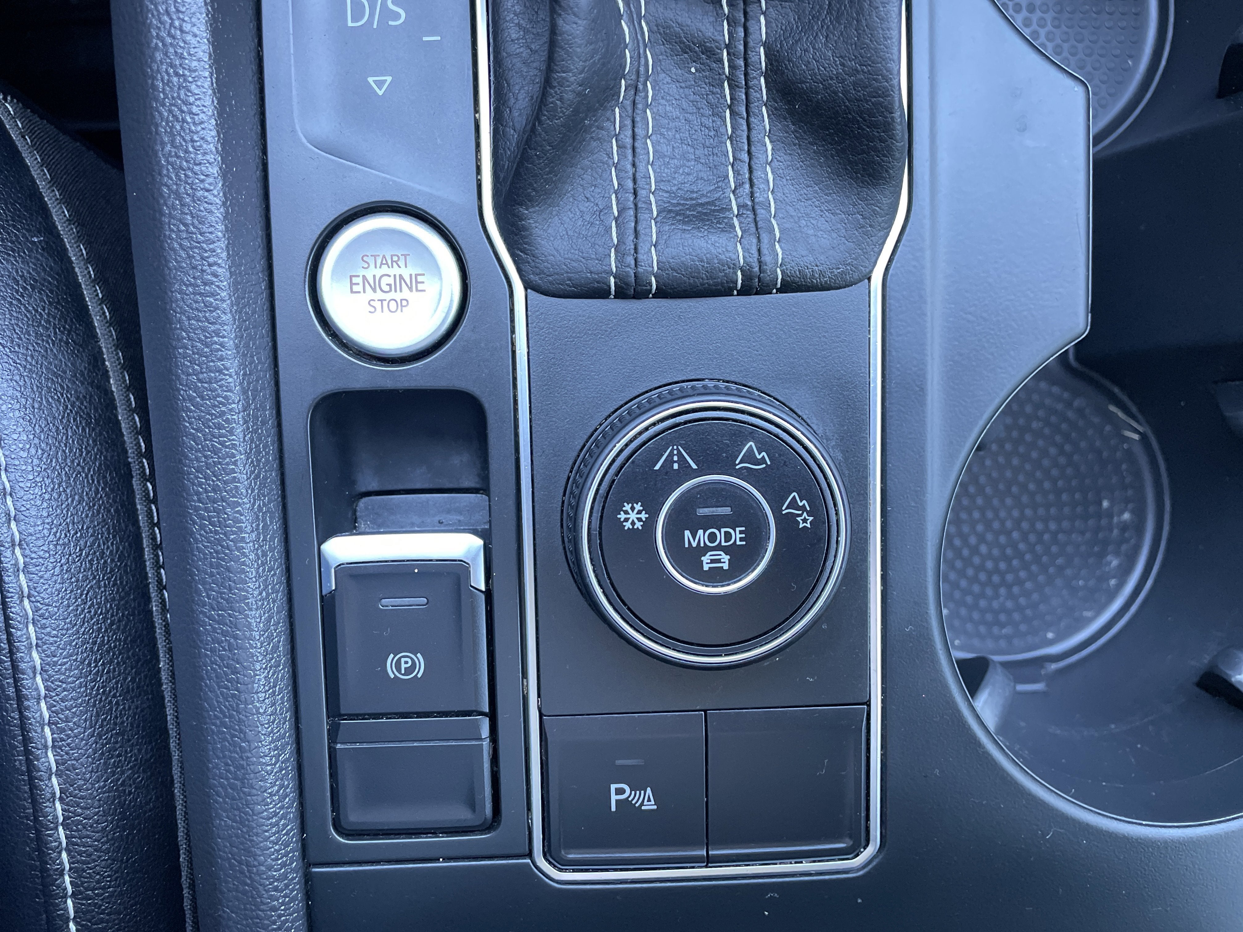 2021 Volkswagen Atlas 3.6L V6 SE w/Technology R-Line