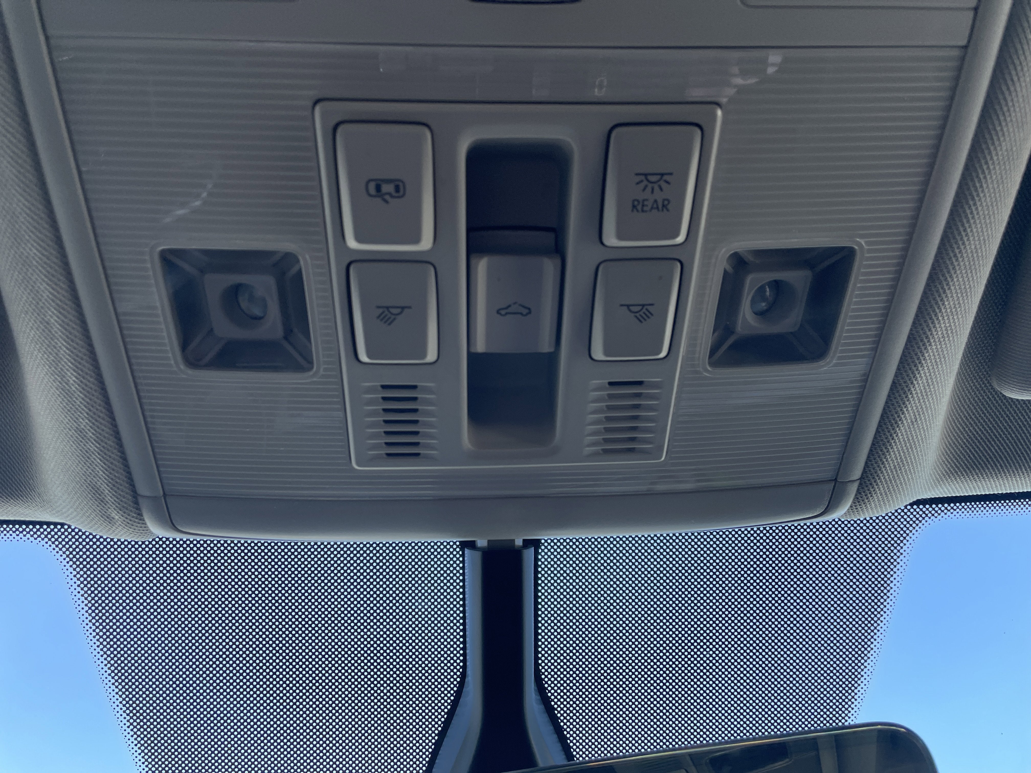 2021 Volkswagen Atlas 3.6L V6 SE w/Technology R-Line