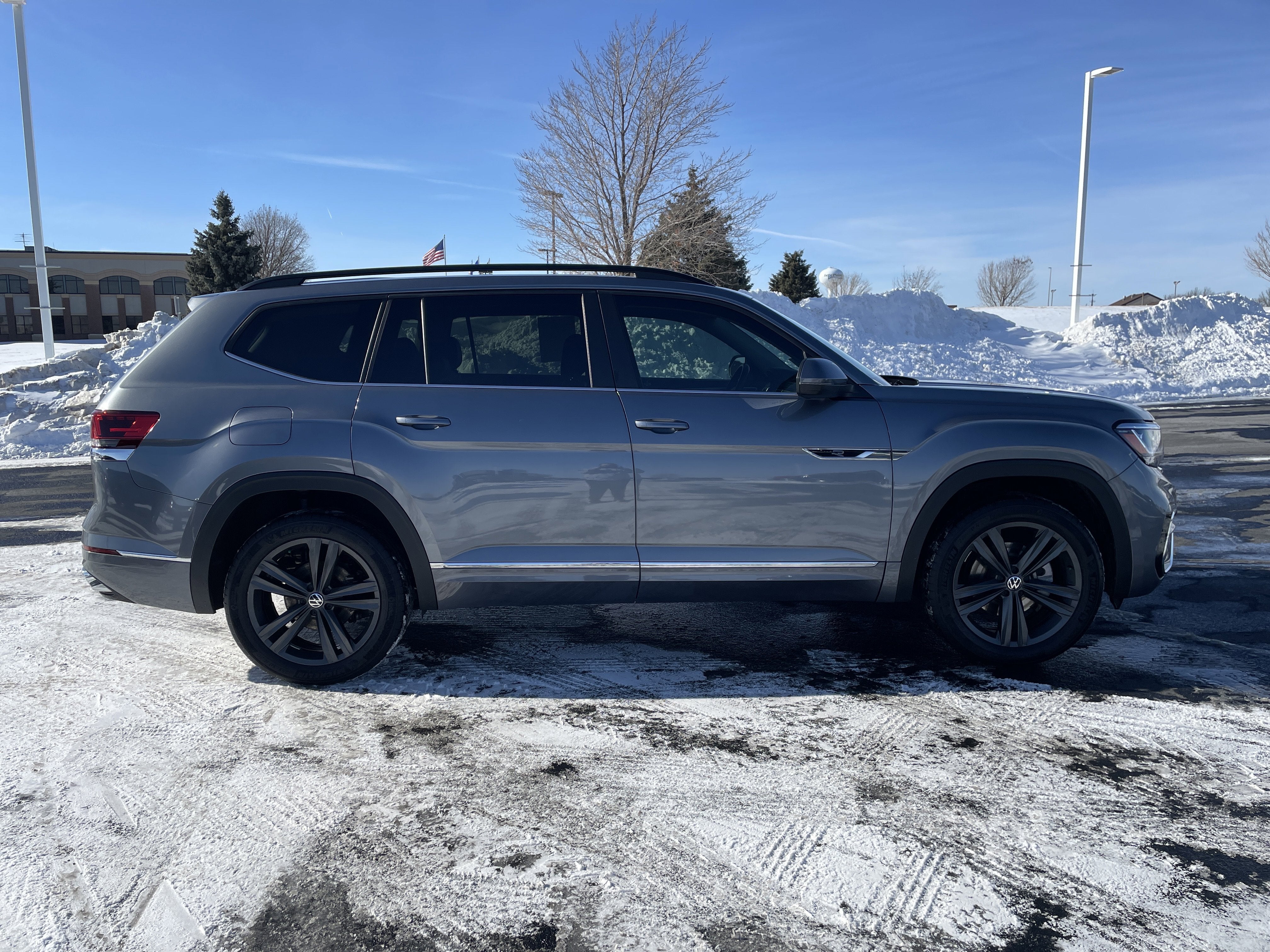 2021 Volkswagen Atlas 3.6L V6 SE w/Technology R-Line