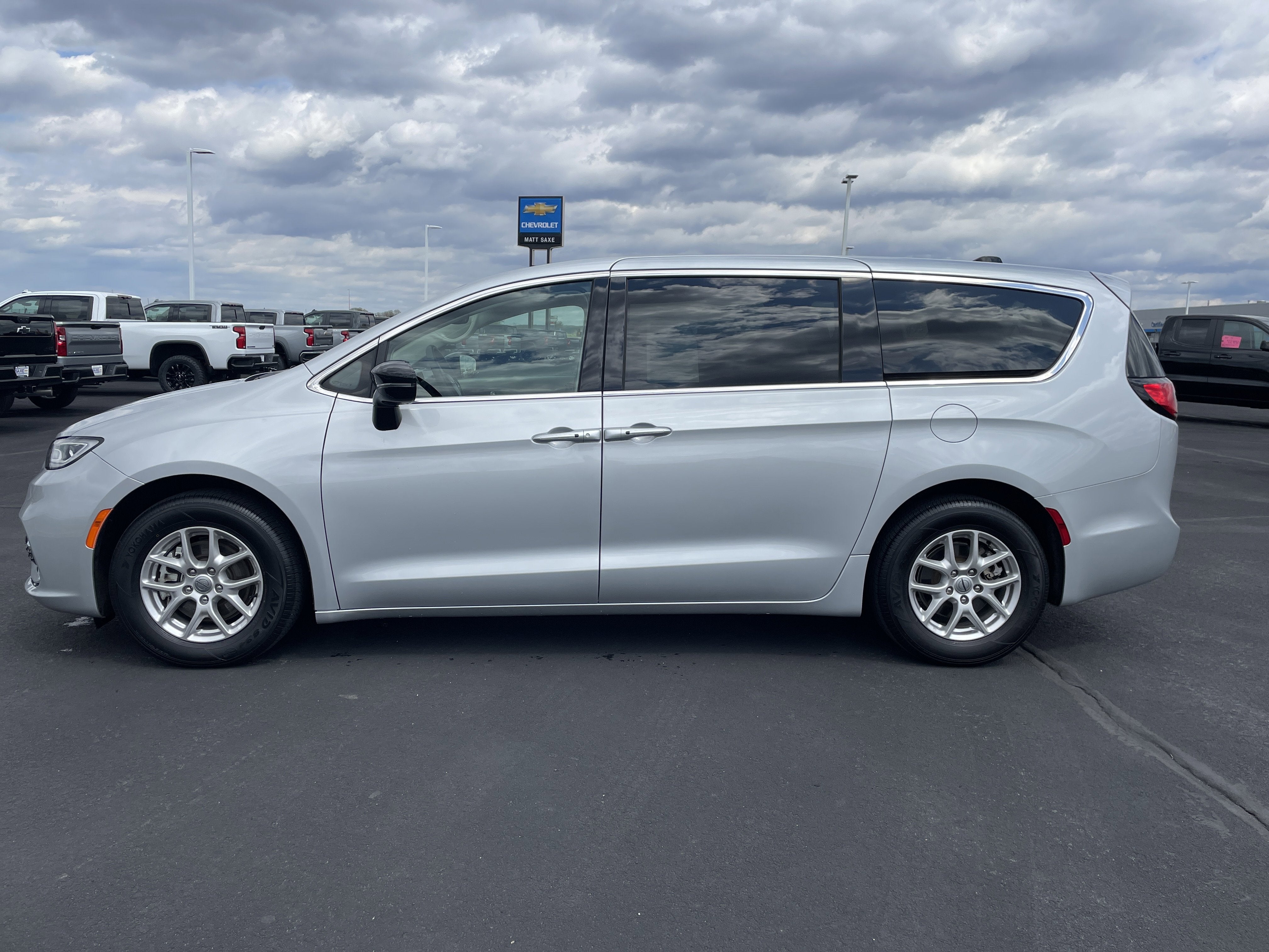 2024 Chrysler Pacifica Touring L