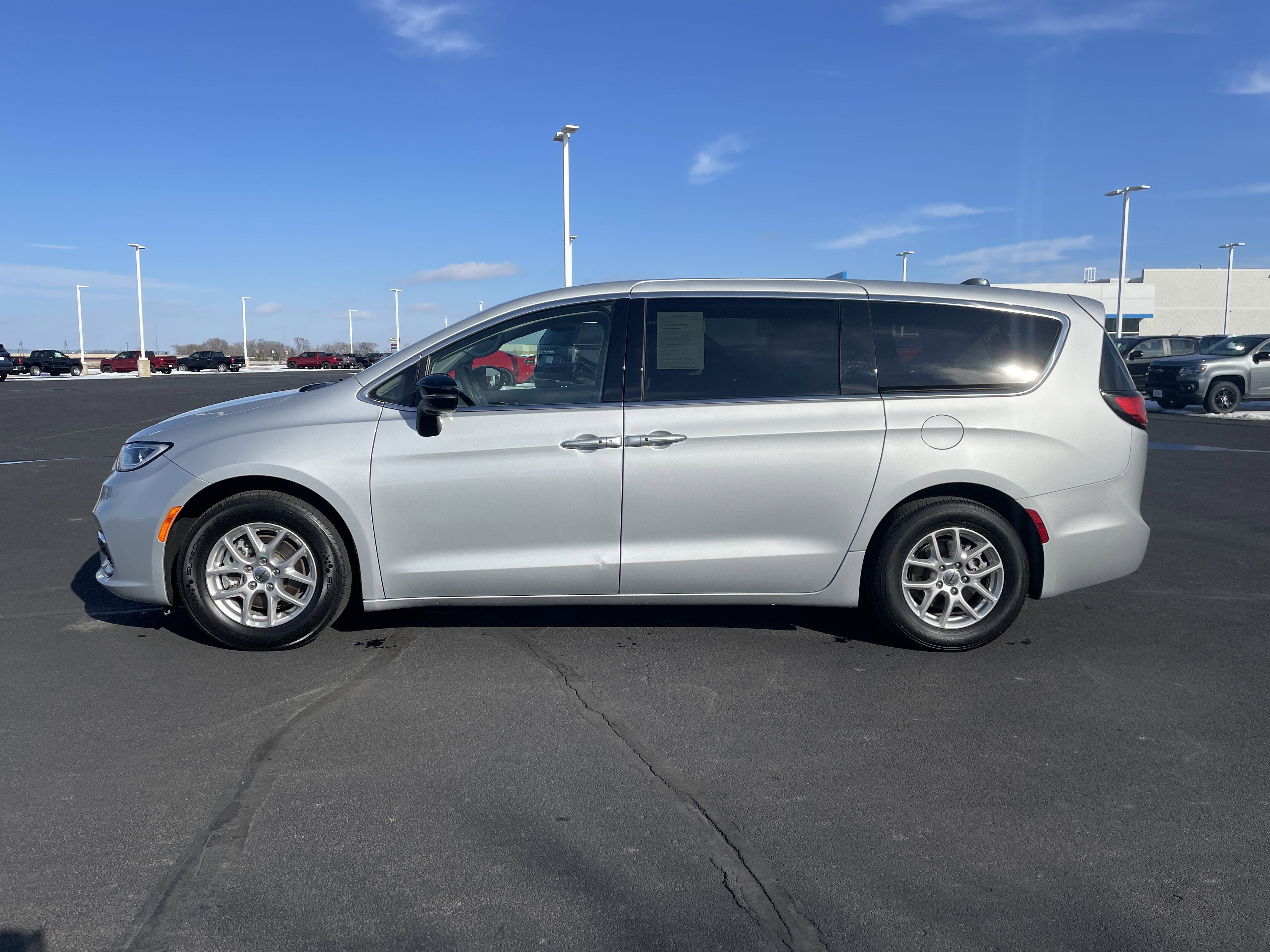 2024 Chrysler Pacifica Touring L