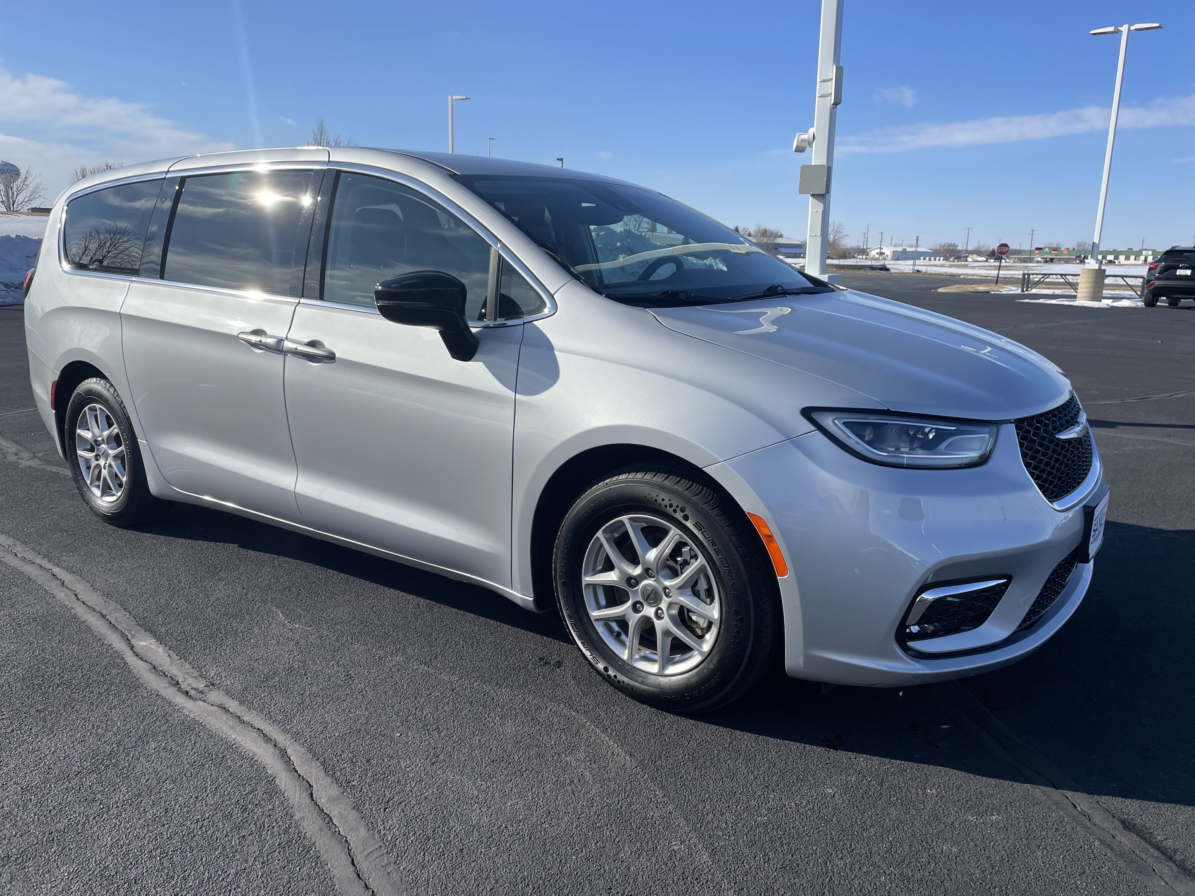 2024 Chrysler Pacifica Touring L