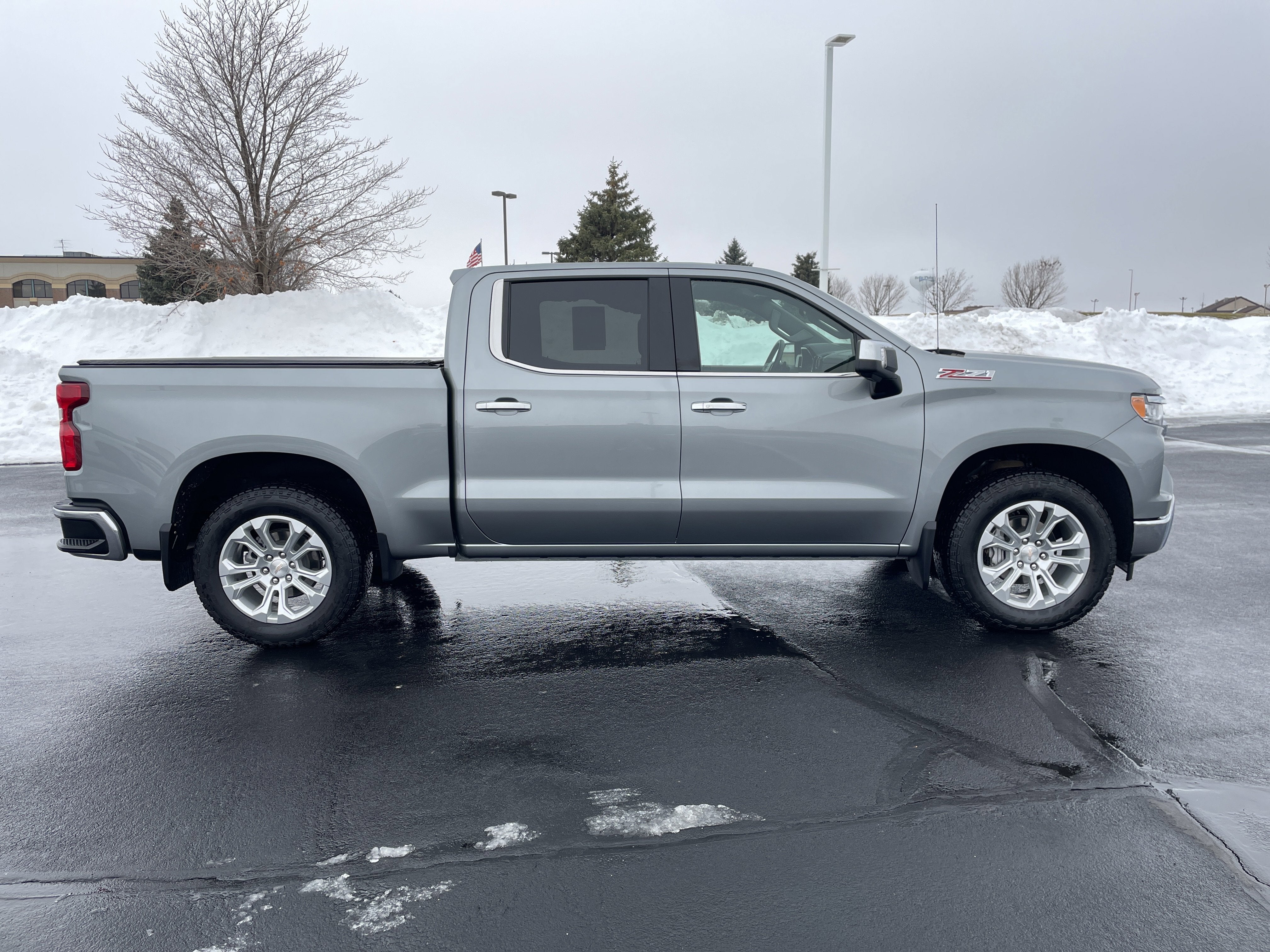 2025 Chevrolet Silverado 1500 LTZ