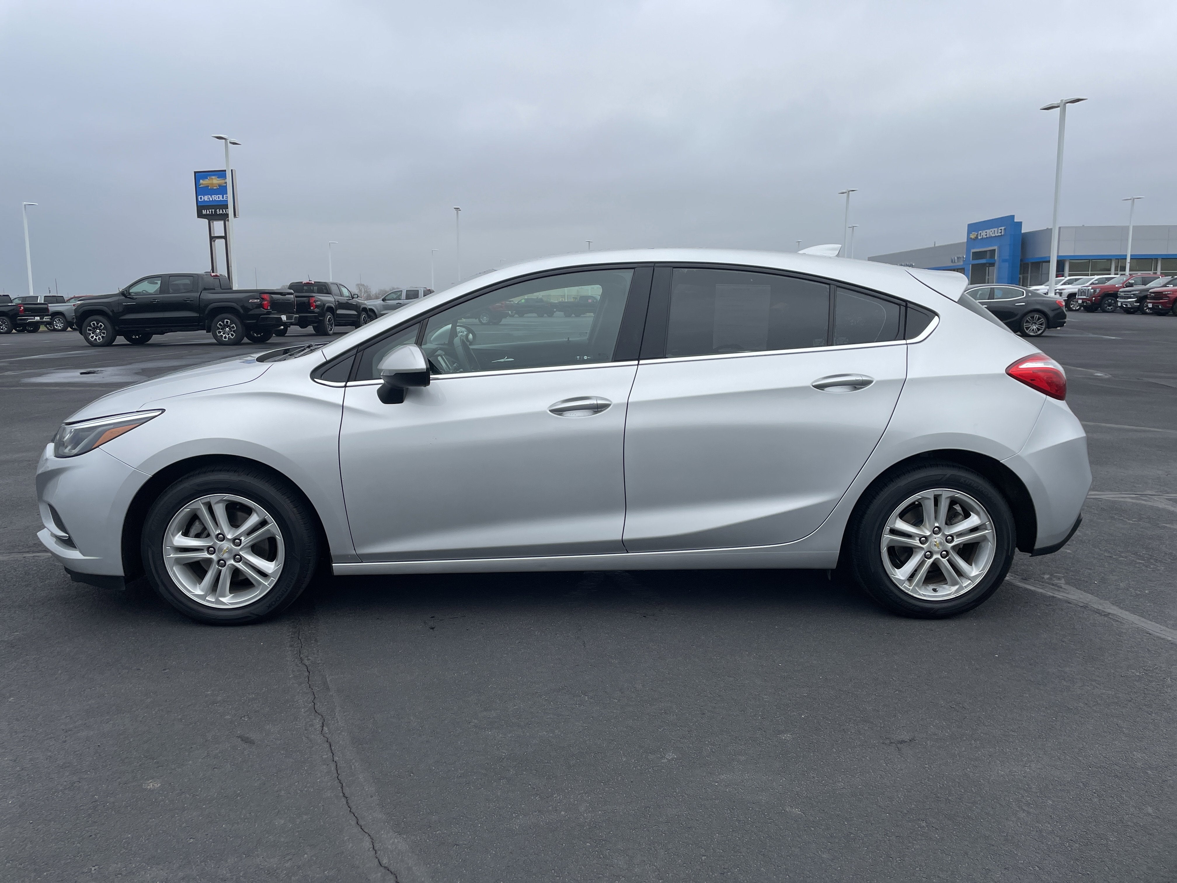 Used 2017 Chevrolet Cruze LT with VIN 3G1BE6SM5HS569274 for sale in Belle Plaine, Minnesota