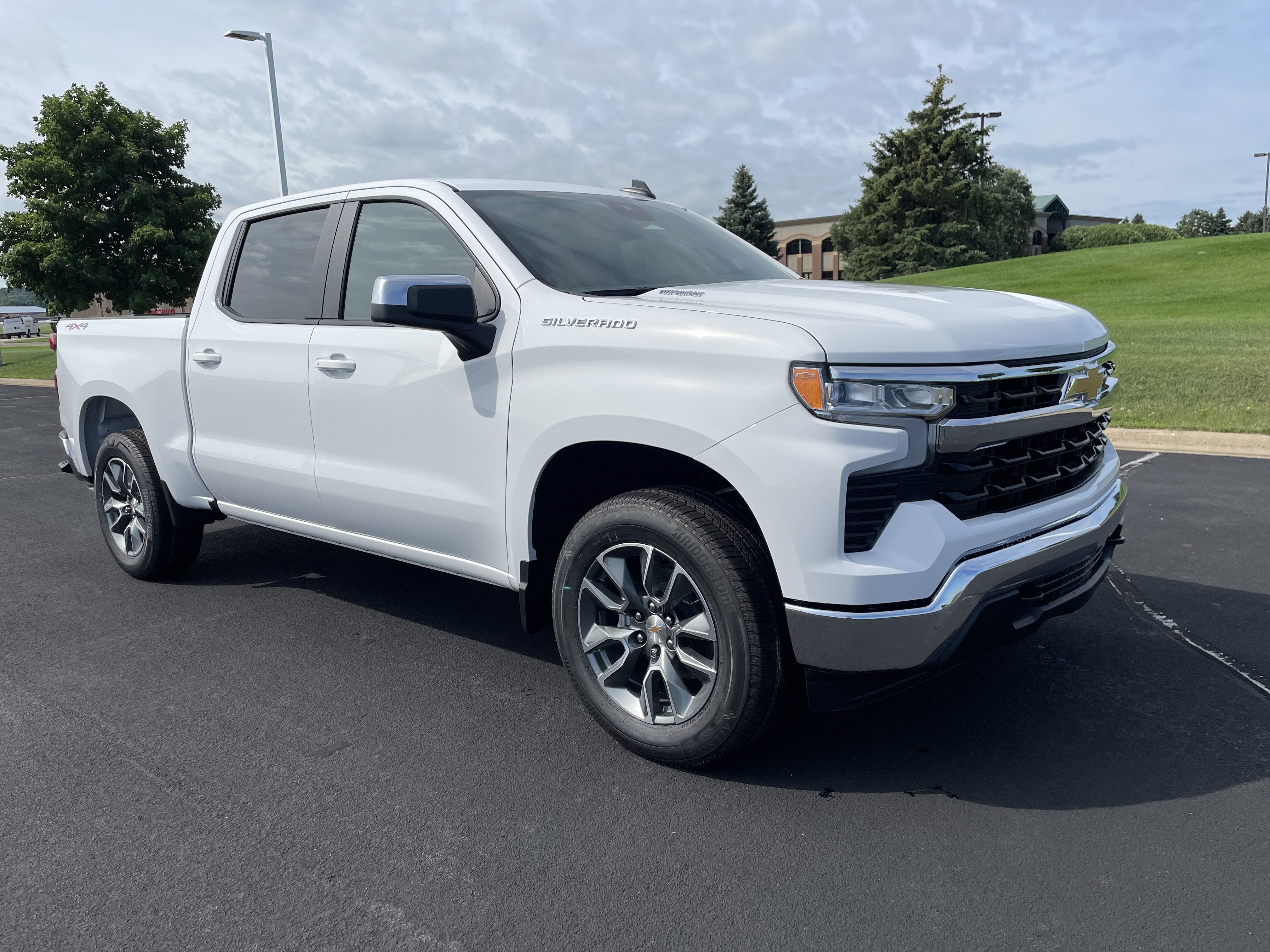2026 Chevrolet Silverado 1500 LT (2FL)
