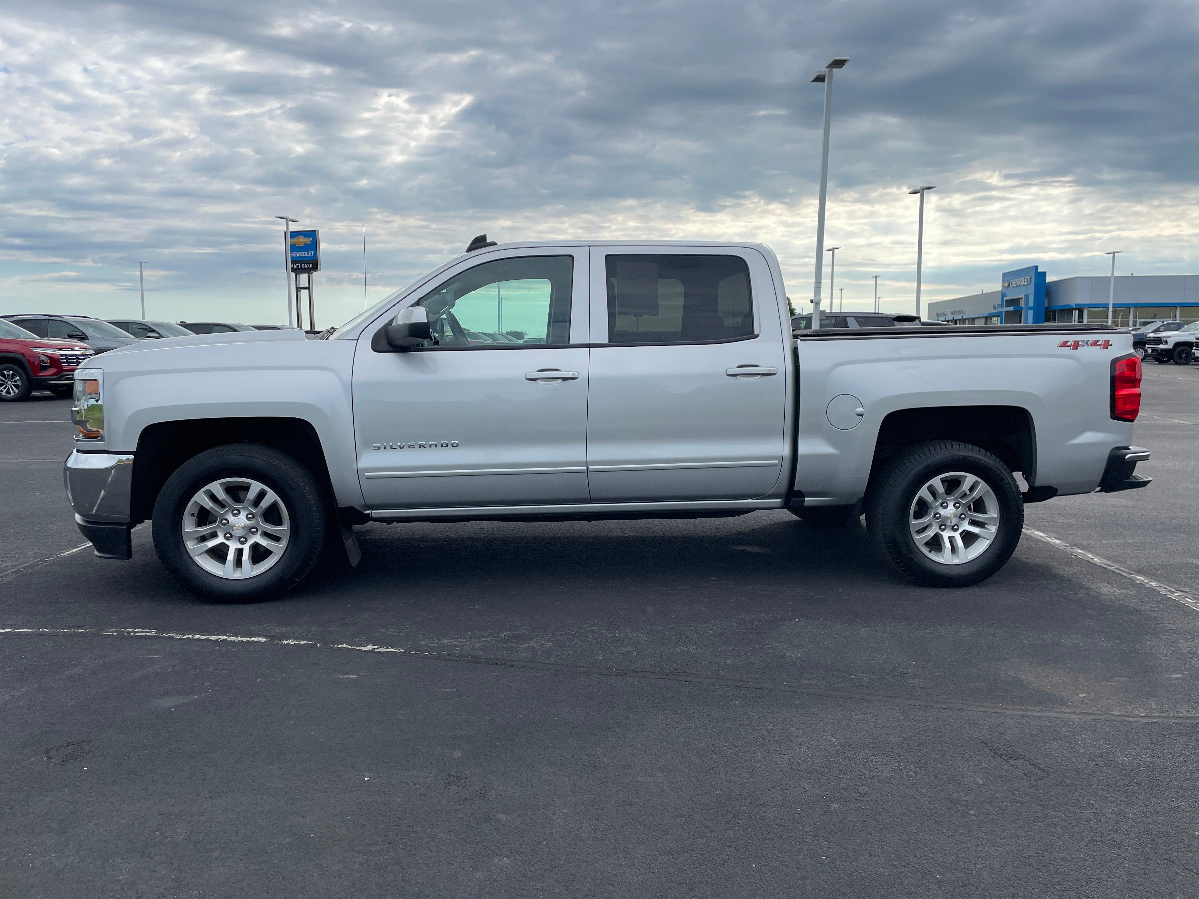 Used 2018 Chevrolet Silverado 1500 LT with VIN 3GCUKREC3JG240918 for sale in Belle Plaine, Minnesota