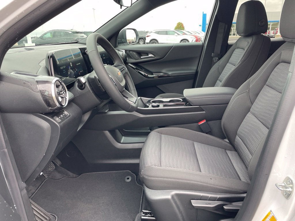 2027 Chevrolet Equinox LT - Photo 10