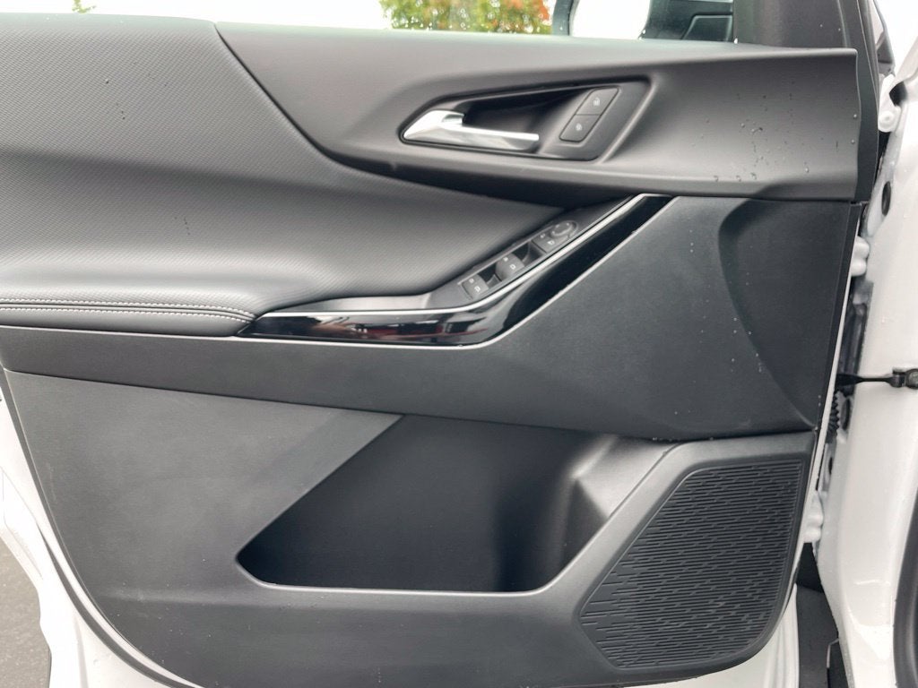 2027 Chevrolet Equinox LT - Photo 18