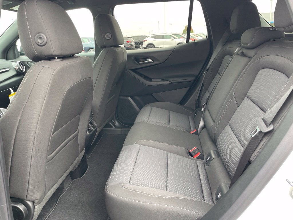 2027 Chevrolet Equinox LT - Photo 21
