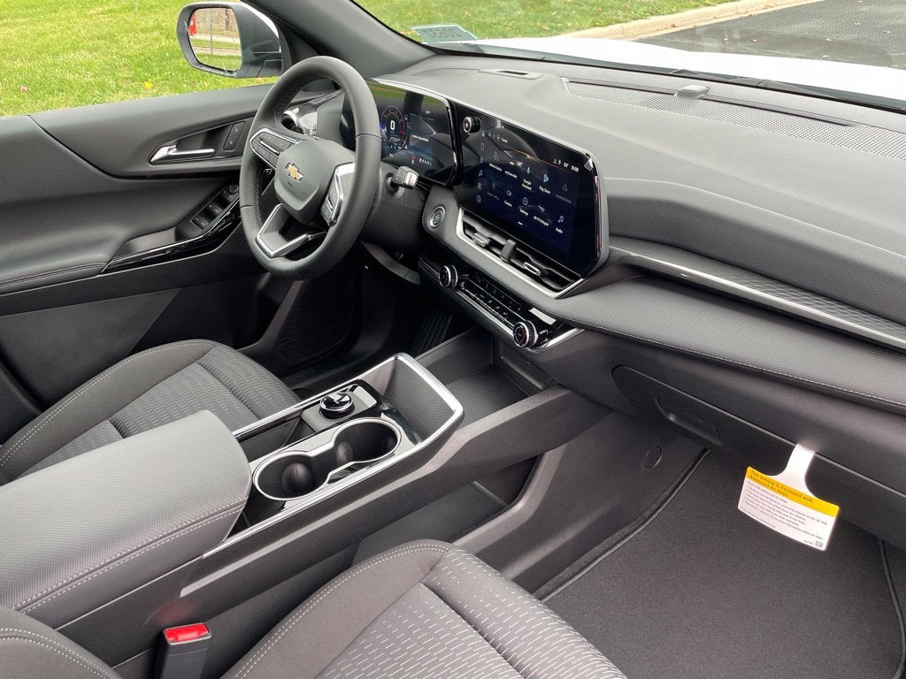 2027 Chevrolet Equinox LT - Photo 28