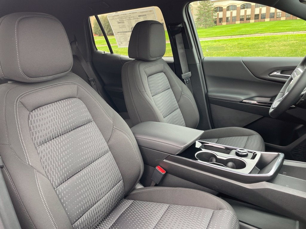 2027 Chevrolet Equinox LT - Photo 29