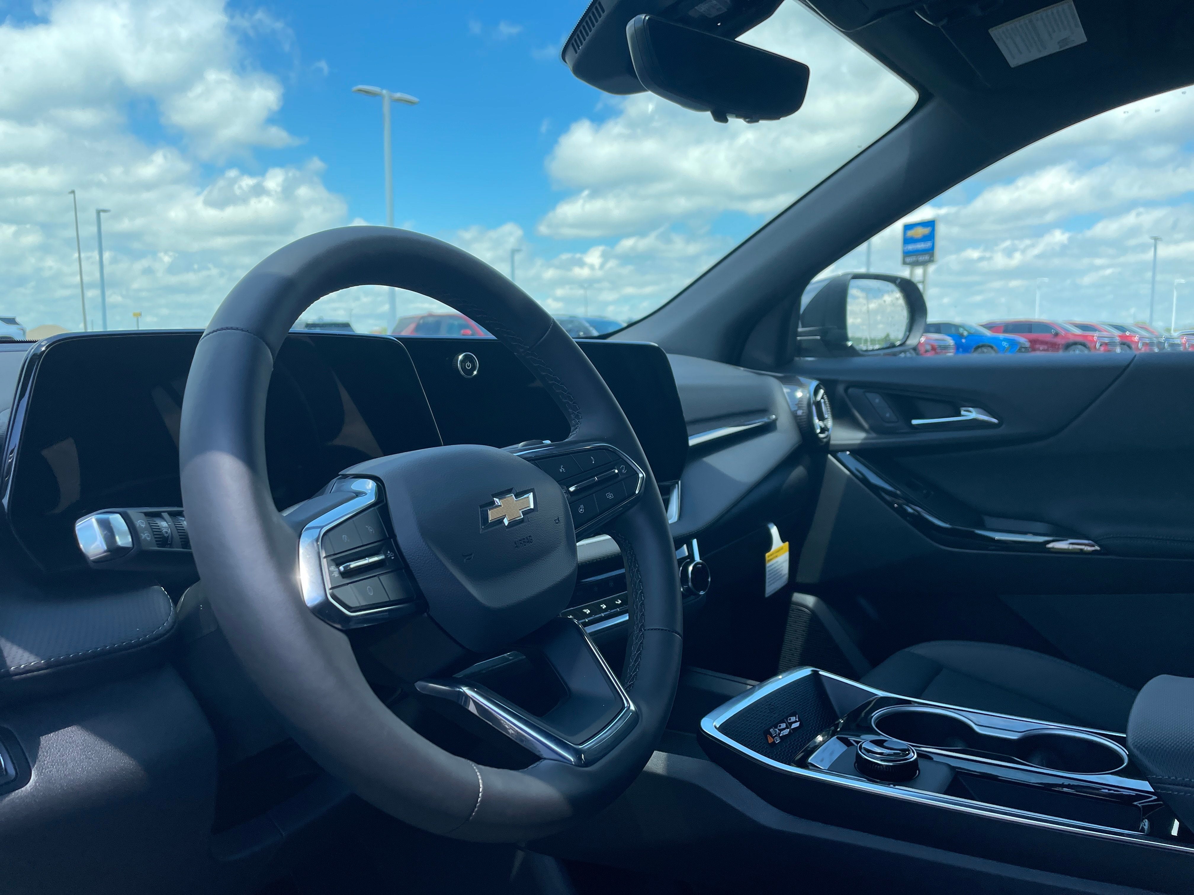 2026 Chevrolet Equinox LT - Photo 9