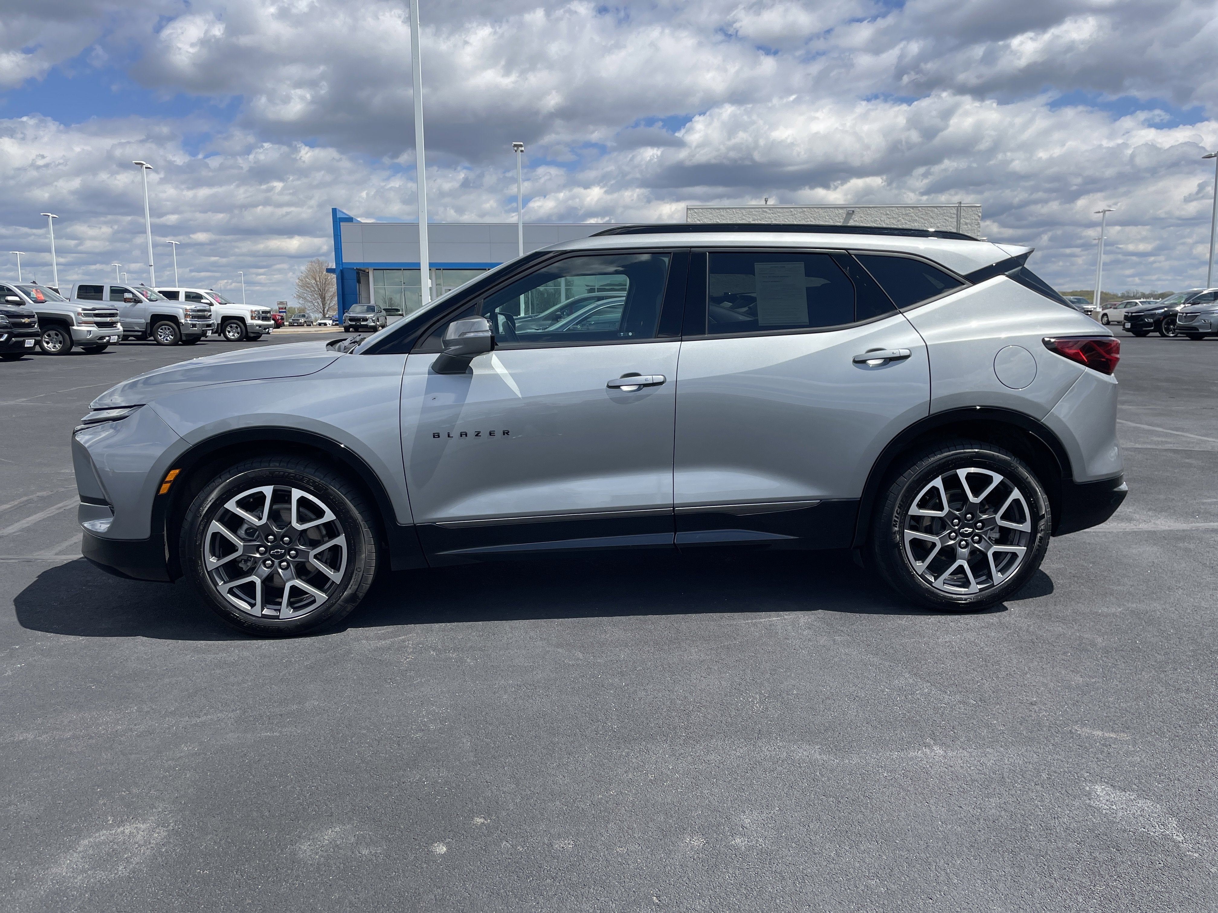 Used 2025 Chevrolet Blazer RS with VIN 3GNKBKRS7SS106161 for sale in Belle Plaine, Minnesota
