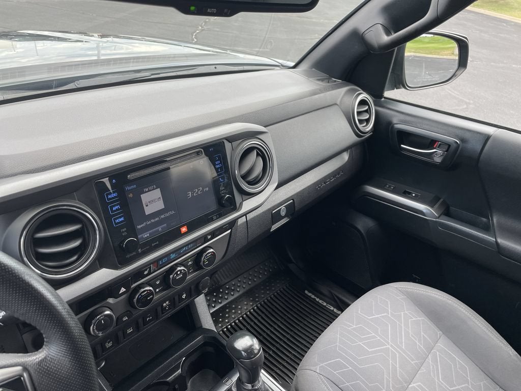 2016 Toyota Tacoma SR