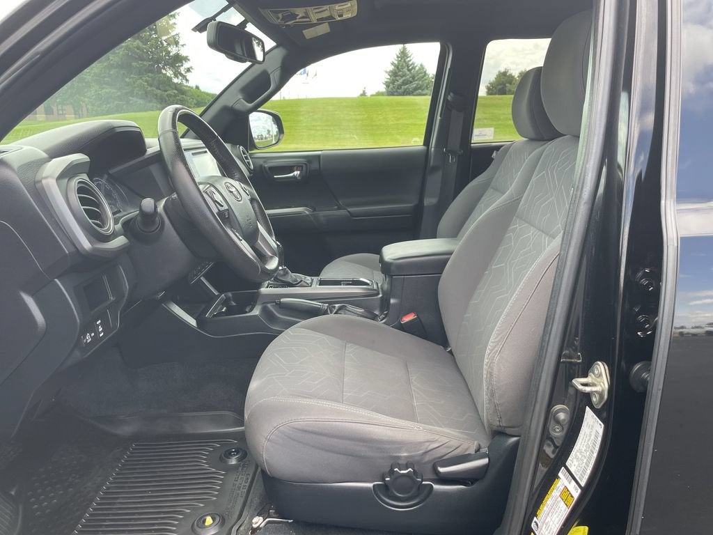 2016 Toyota Tacoma SR