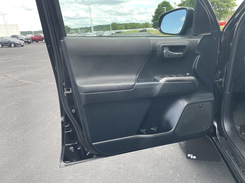 2016 Toyota Tacoma SR