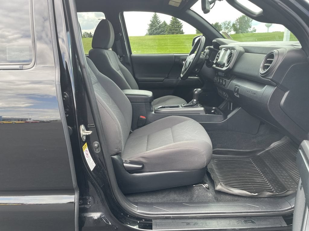 2016 Toyota Tacoma SR