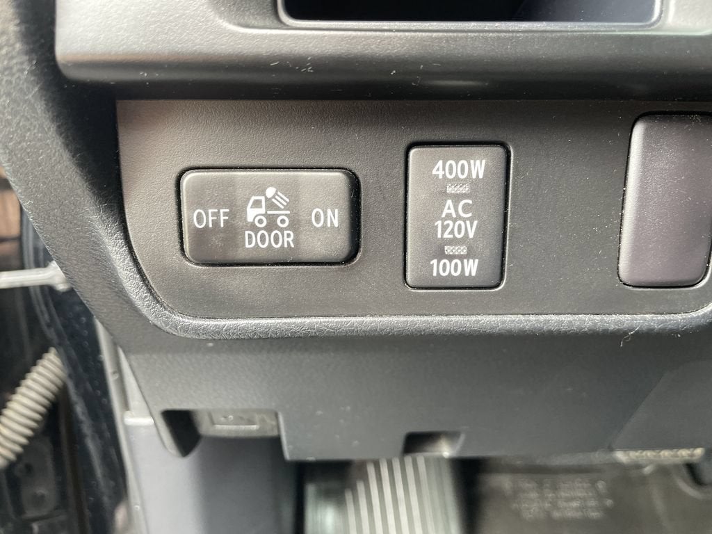 2016 Toyota Tacoma SR