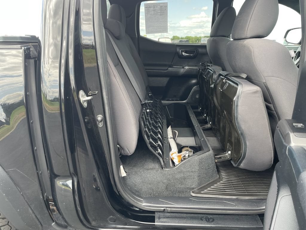 2016 Toyota Tacoma SR