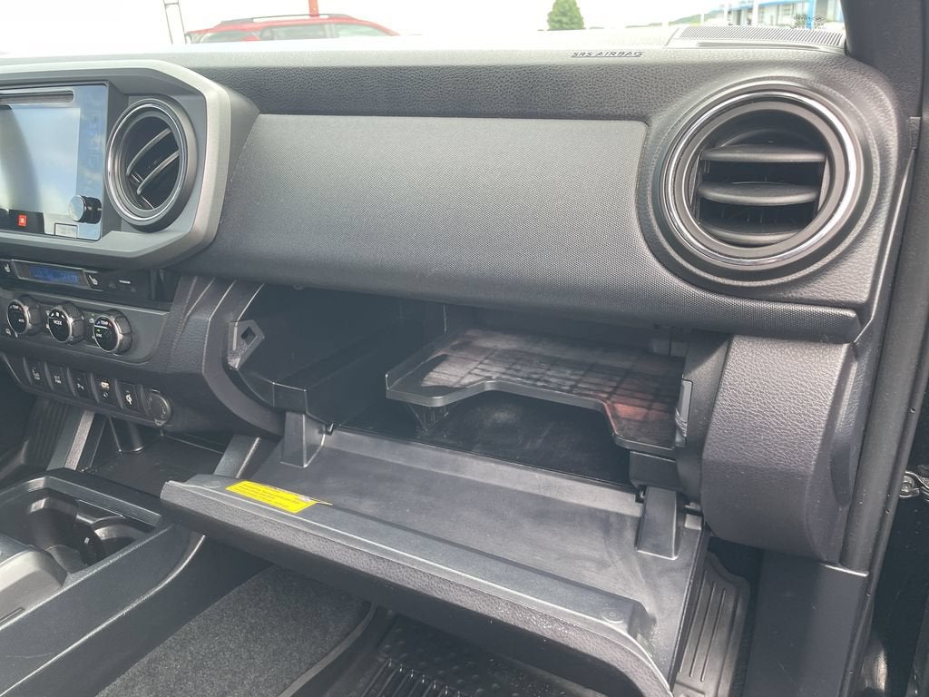 2016 Toyota Tacoma SR