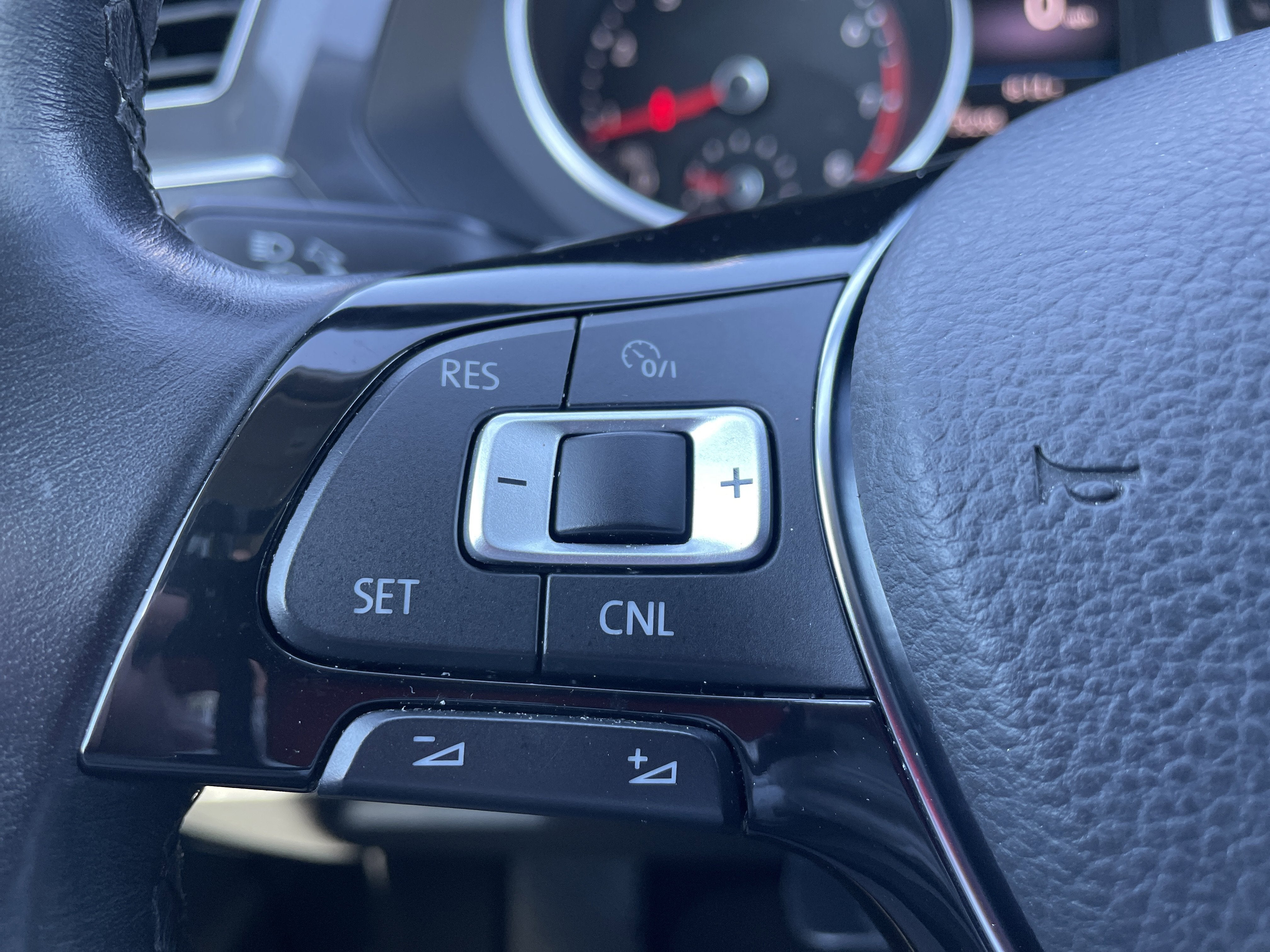 2018 Volkswagen Tiguan SEL