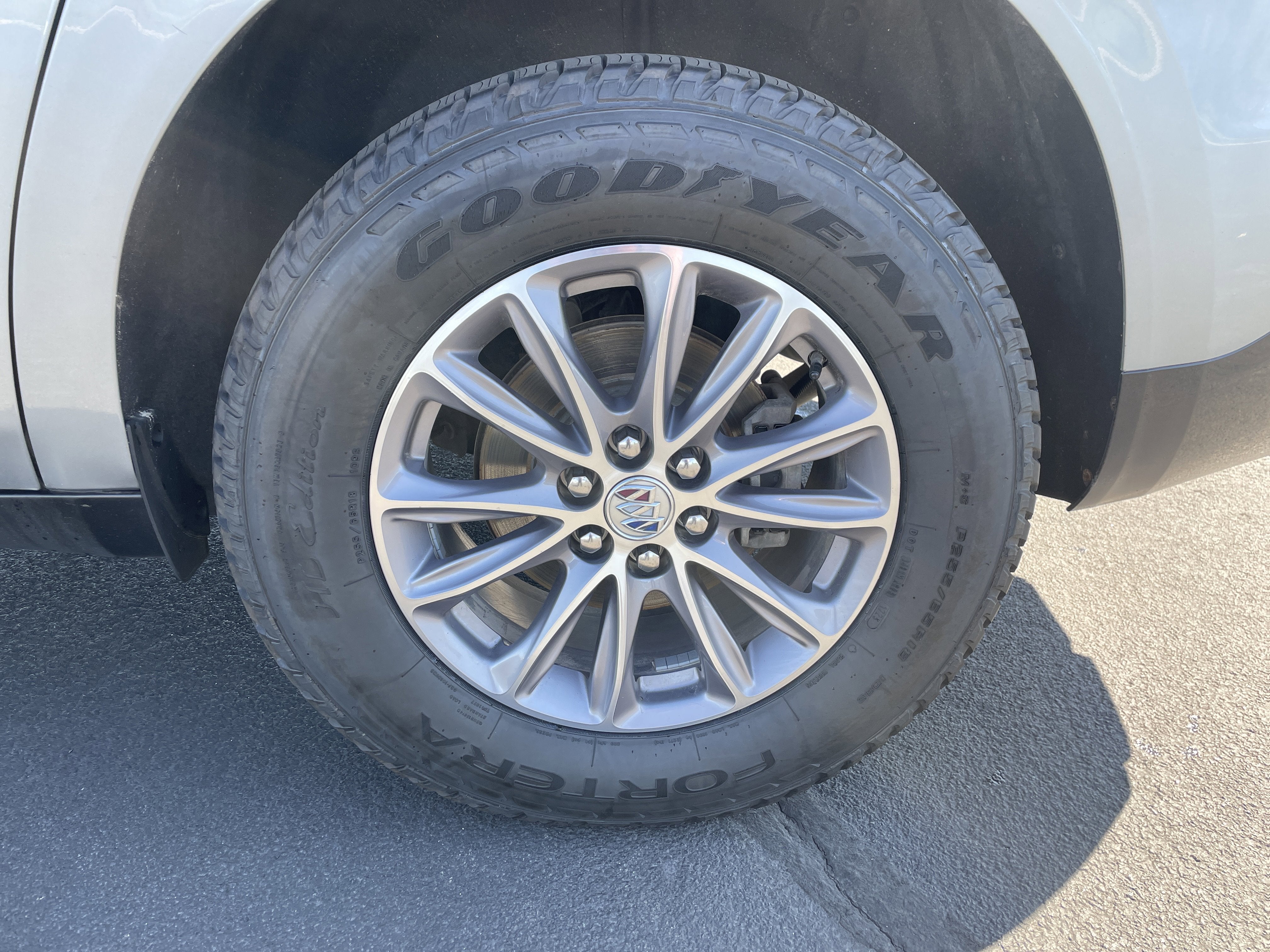 2023 Buick Enclave Essence