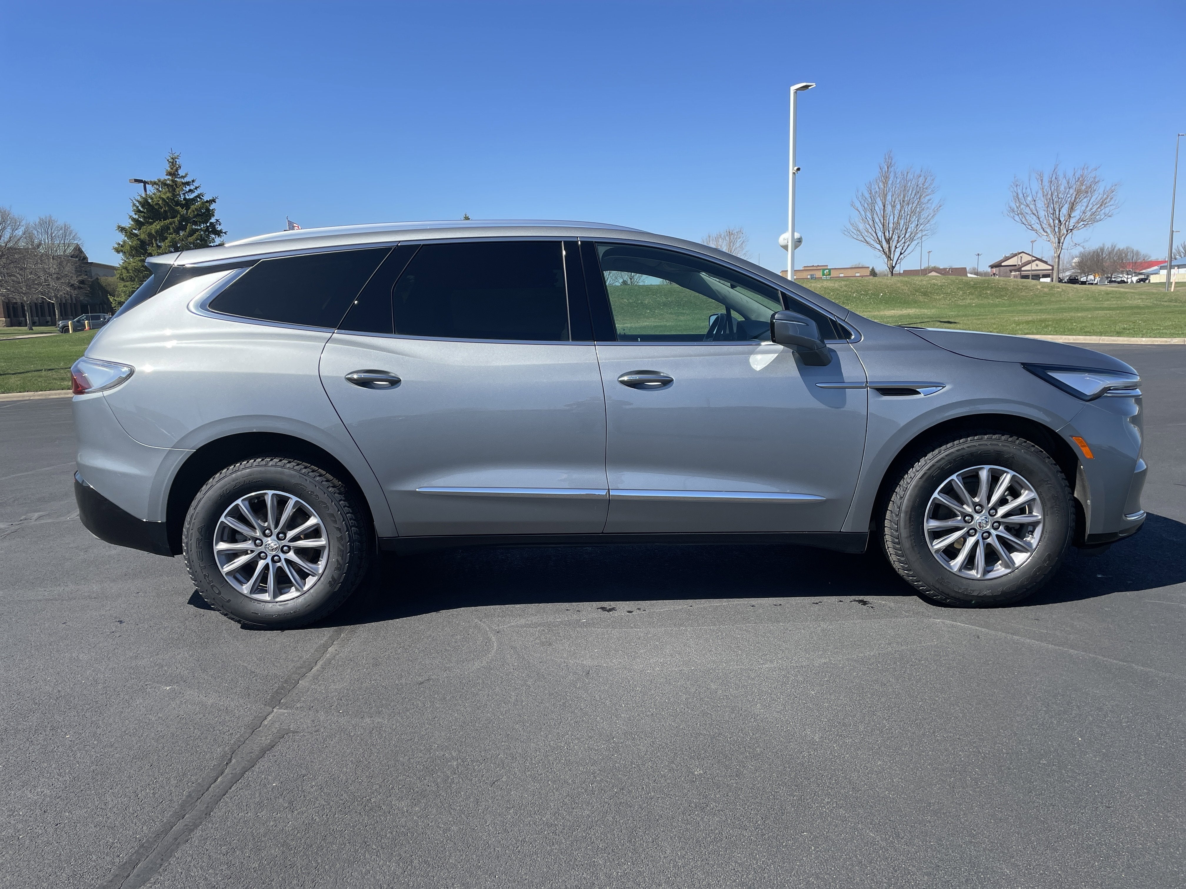 2023 Buick Enclave Essence
